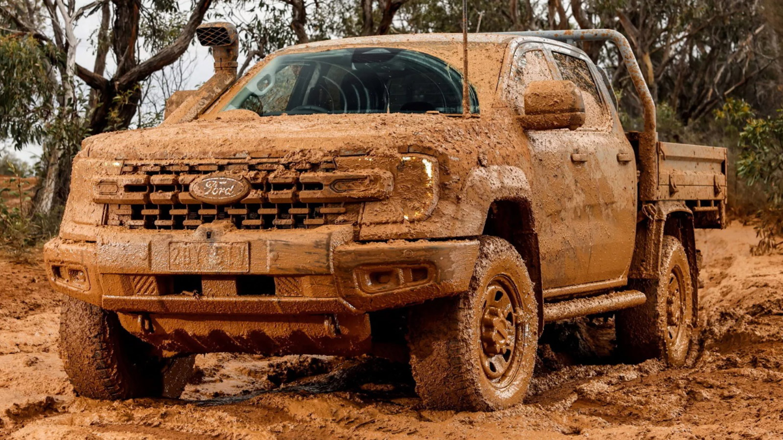Το Ford Ranger δε «μασάει» ούτε με 600 κιλά λάσπης πάνω του!